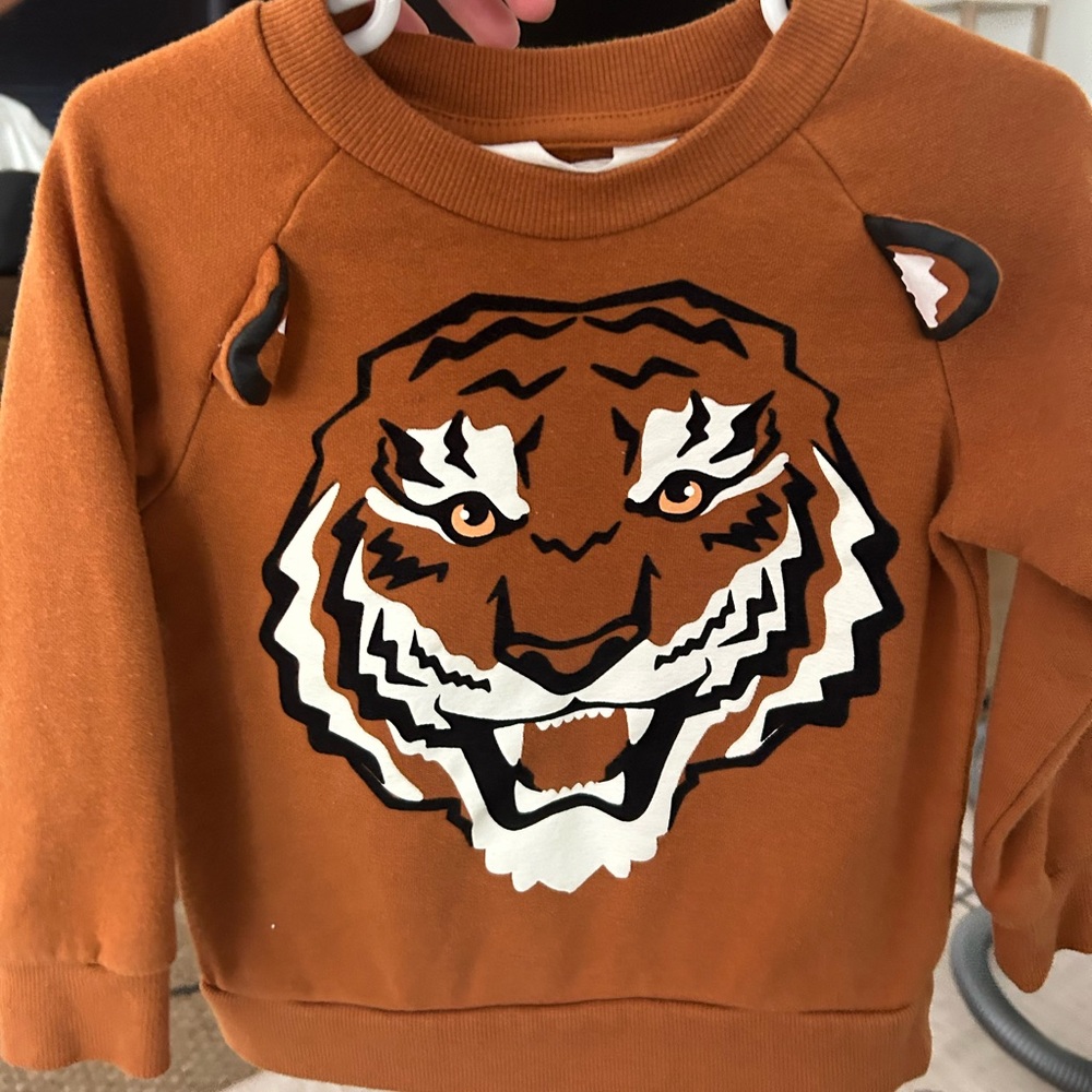 3-4T h&m sweatshirt